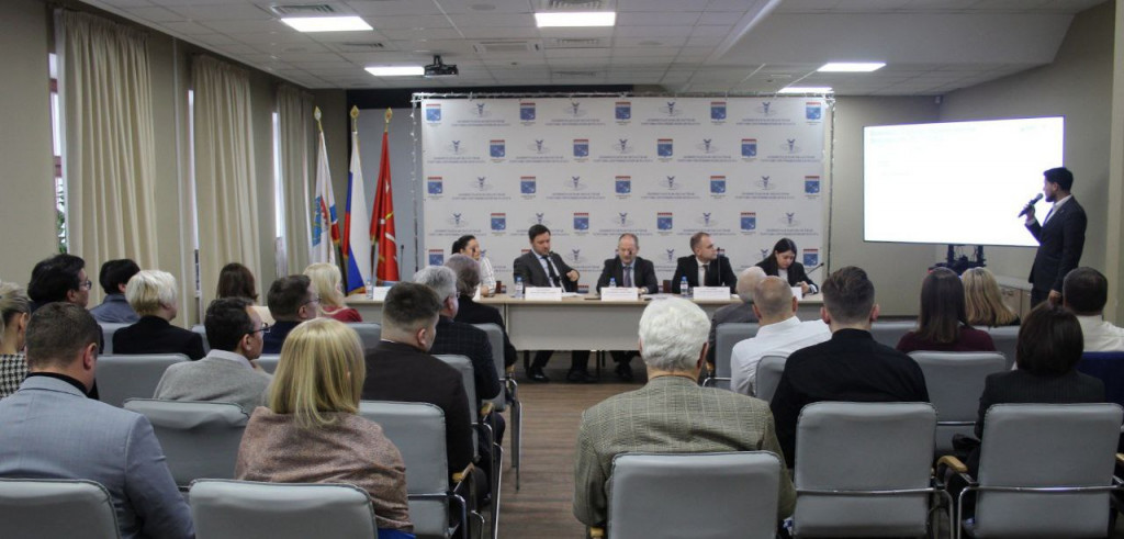 Во время экспертной встречи в ЛОТПП 10.11.25.